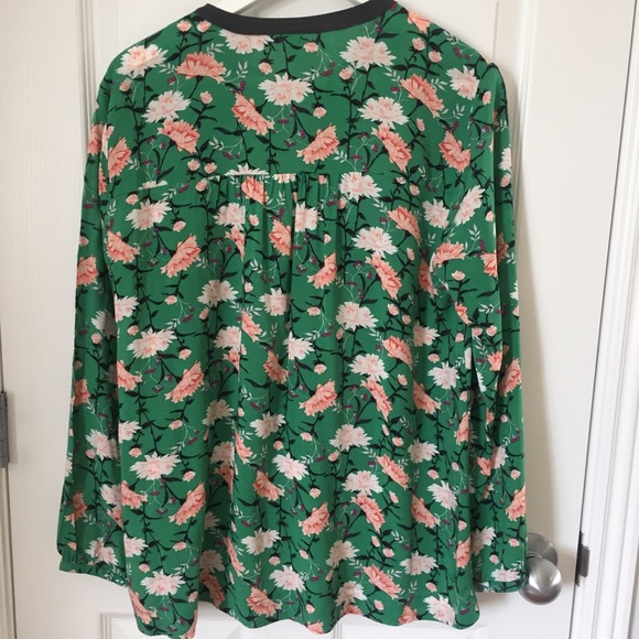 Lovely Green Flower Print Blouse - Picture 3 of 6